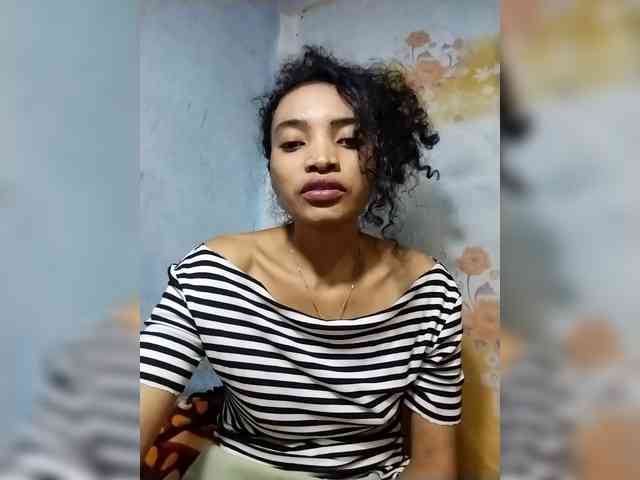 Shanya12 webcam
