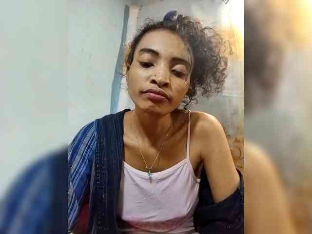 Shanya12 webcam