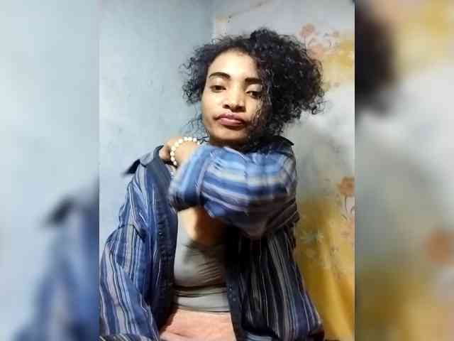 Shanya12 webcam
