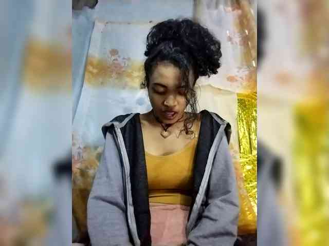 Shanya12 webcam