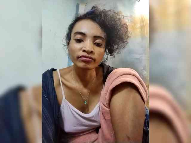 Shanya12 webcam