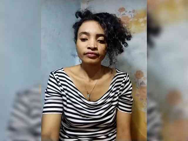 Shanya12 webcam