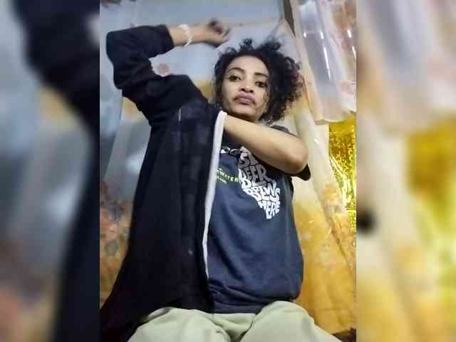 Shanya12 webcam
