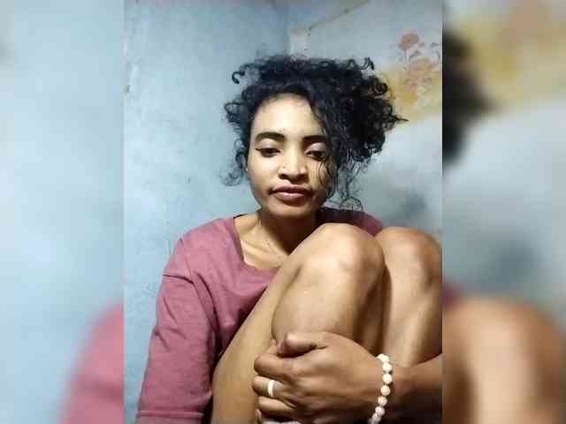 Shanya12 webcam
