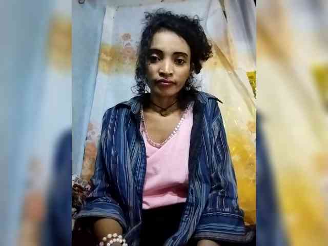 Shanya12 webcam