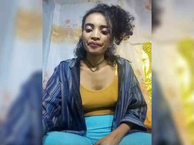 Shanya12 Live Webcam on BongaCams