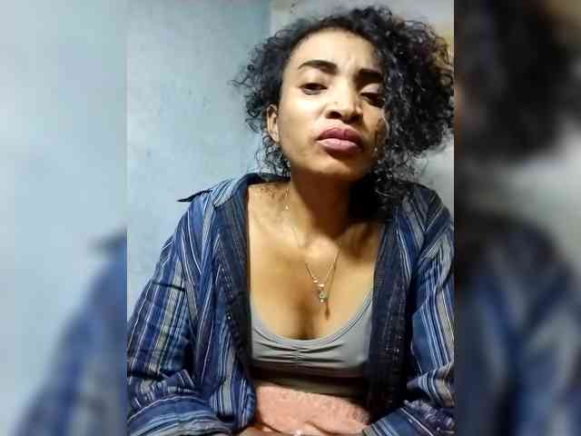 Shanya12 webcam