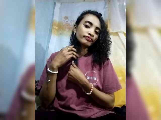Shanya12 webcam