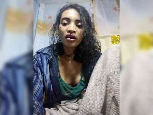 Shanya12 webcam