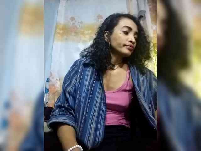 Shanya12 webcam