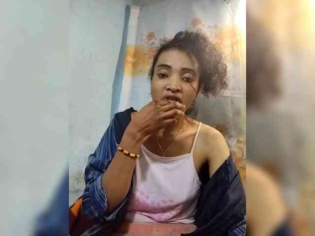 Shanya12 webcam