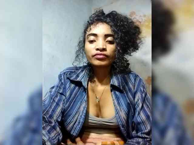 Shanya12 webcam