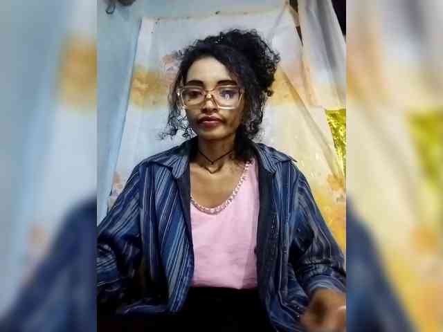 Shanya12 webcam