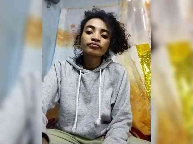 Shanya12 webcam