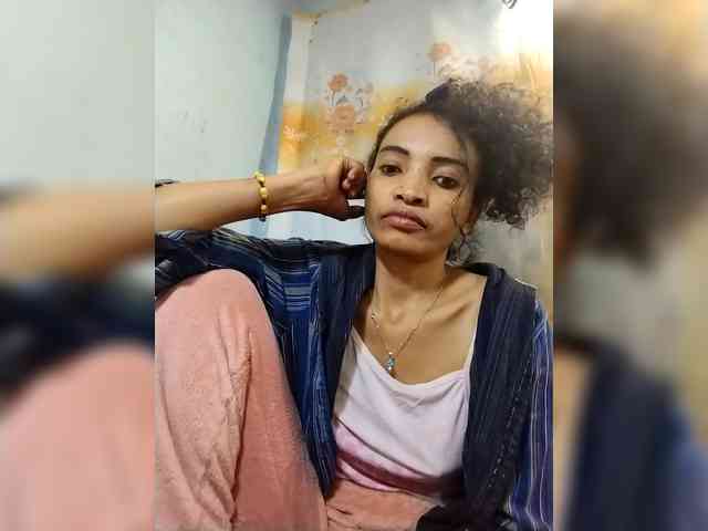 Shanya12 webcam