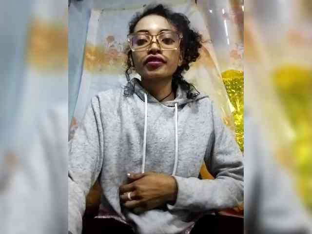Shanya12 webcam