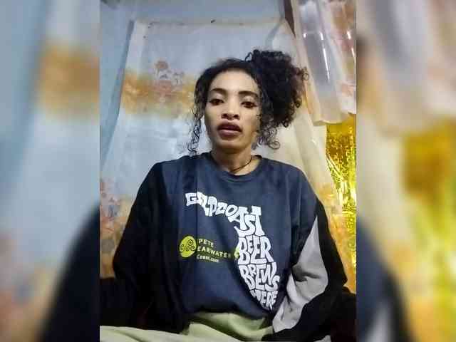 Shanya12 webcam