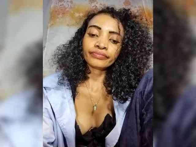 Shanya12 Live Webcam on BongaCams