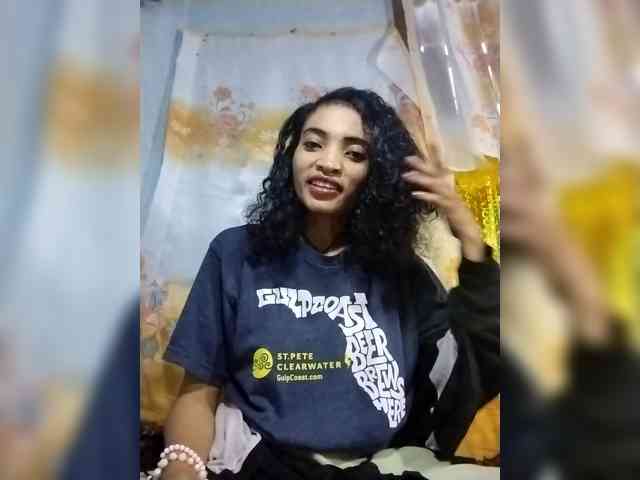 Shanya12 webcam