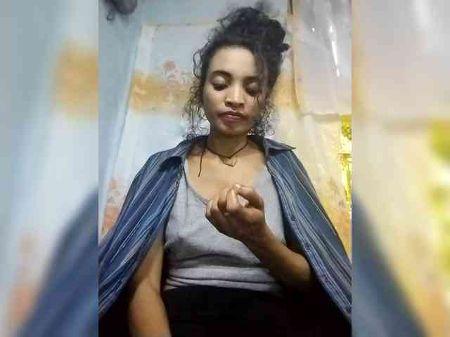 Shanya12 webcam