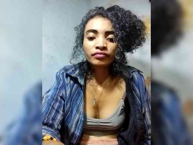 Shanya12 webcam