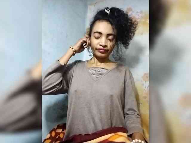 Shanya12 webcam