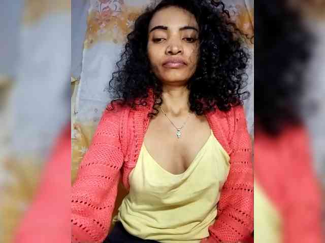 Shanya12 Live Webcam on BongaCams