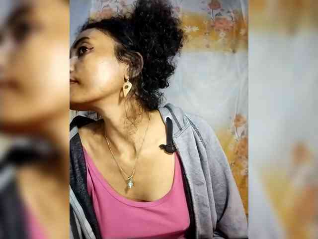 Shanya12 webcam