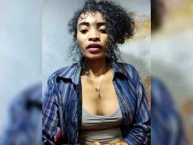 Shanya12 webcam