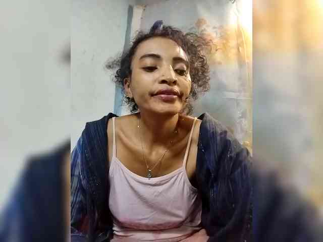 Shanya12 webcam