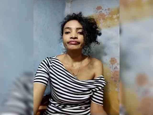Shanya12 webcam