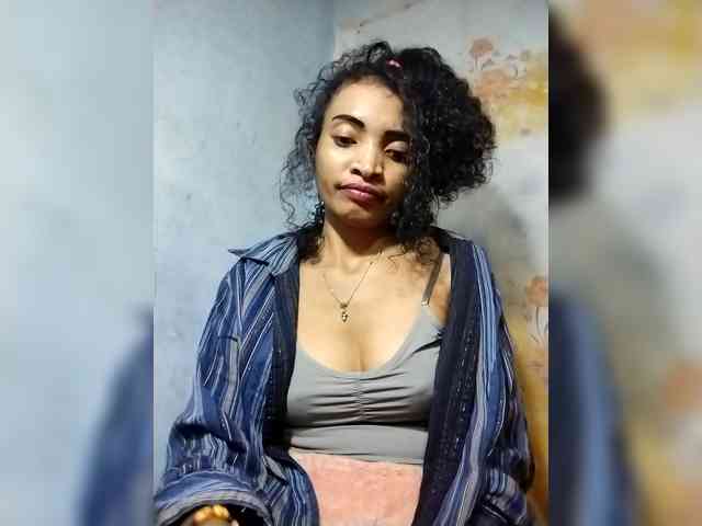 Shanya12 webcam
