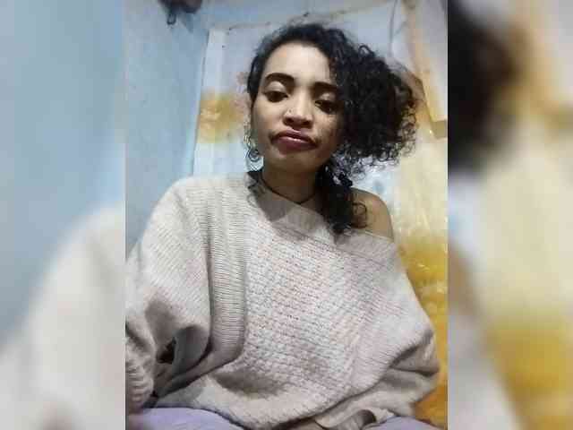 Shanya12 webcam