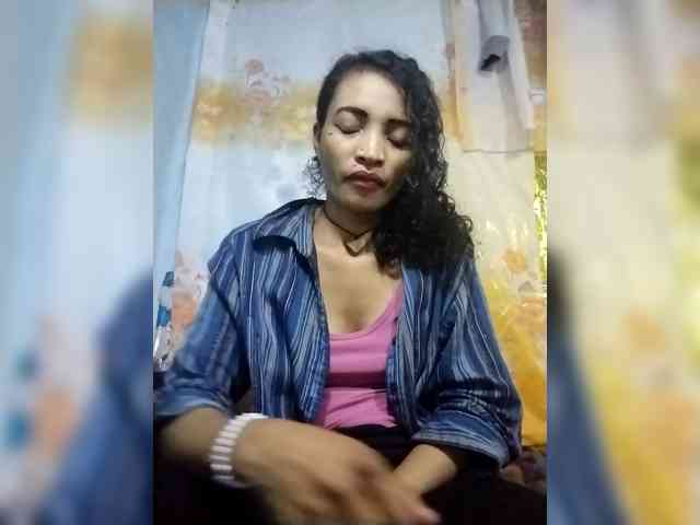 Shanya12 webcam