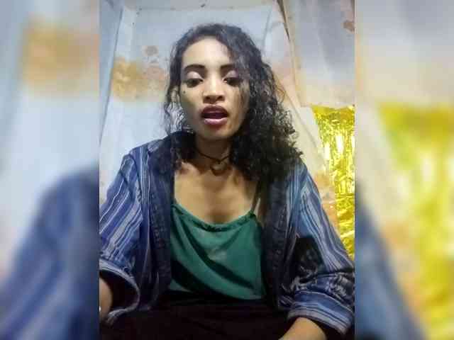 Shanya12 webcam
