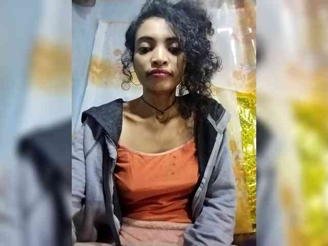 Shanya12 webcam