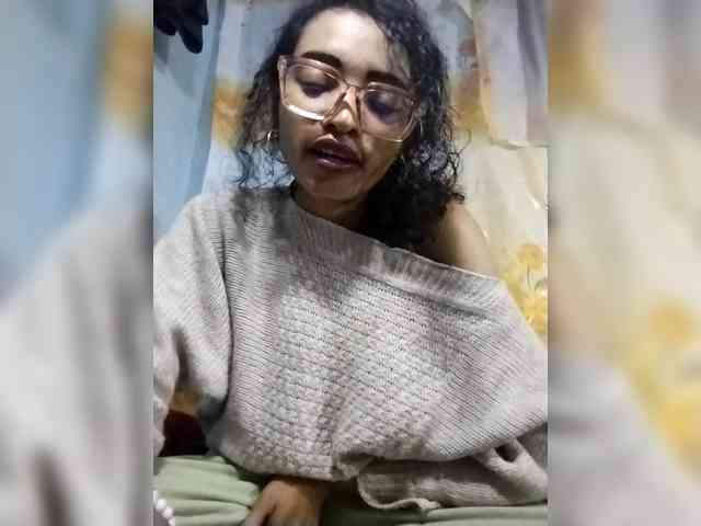 Shanya12 Live Webcam on BongaCams