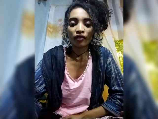 Shanya12 webcam