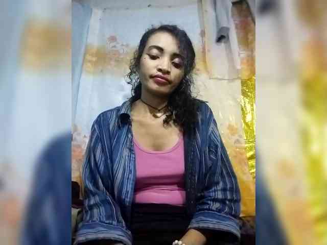 Shanya12 webcam