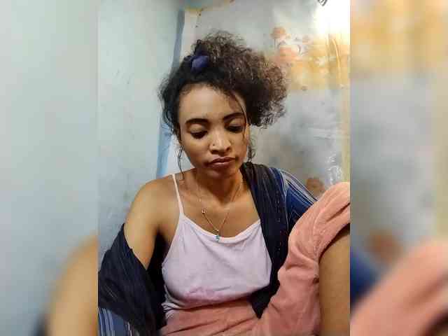 Shanya12 webcam