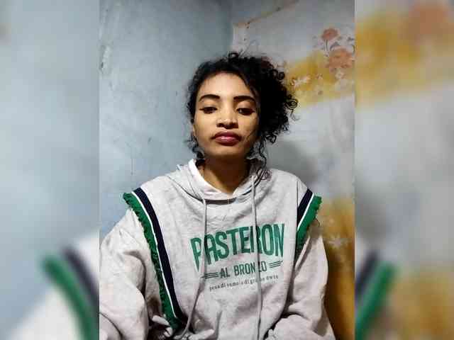 Shanya12 webcam