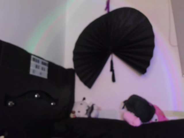 Little-Yorr live cam on BongaCams