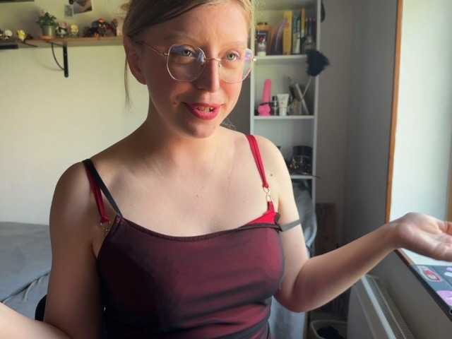 le modèle GoddAssTeti est en webcam porno dans un show sur le site bongacams, il possède les tags suivants: White/Caucasian,Blonde,Hairy