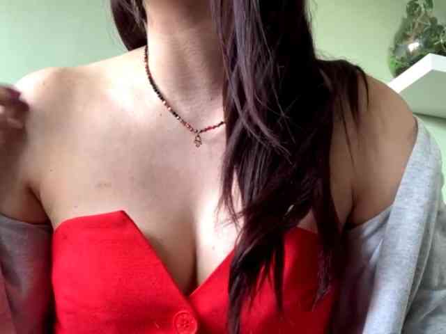 Model: ChloeBeauty