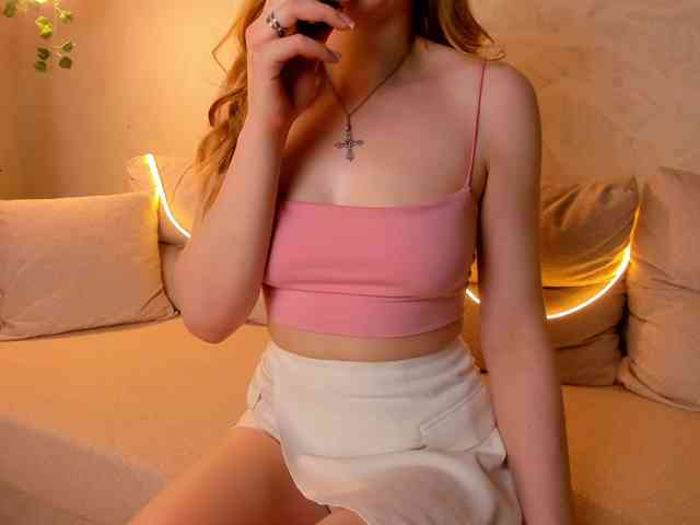 Model: BellaBrow