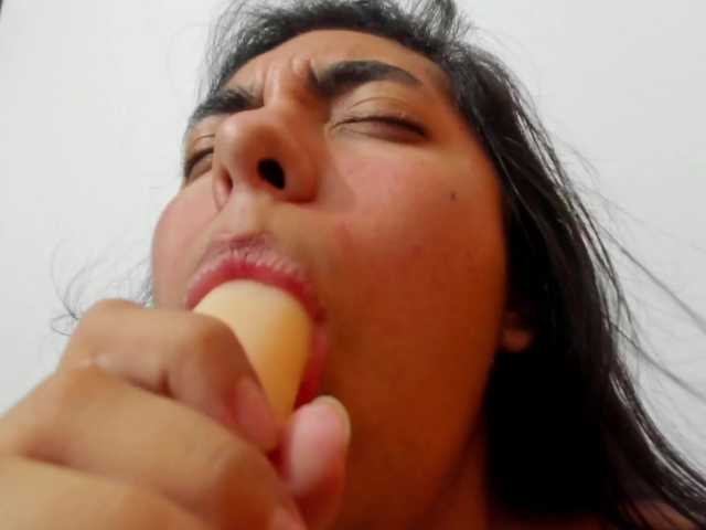 emily118 live cam on BongaCams