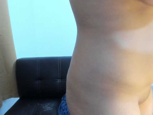emily118 live cam on BongaCams