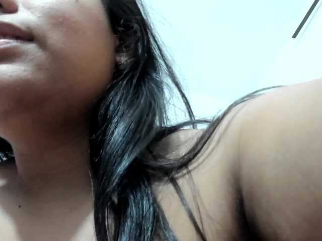 emily118 — live female cam