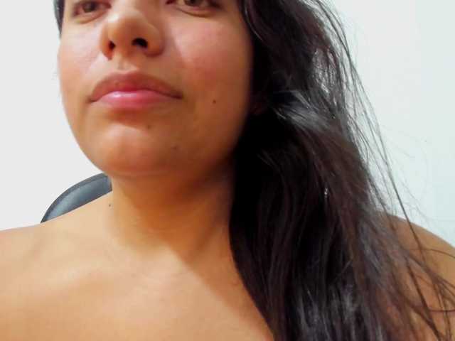 emily118 live cam on BongaCams