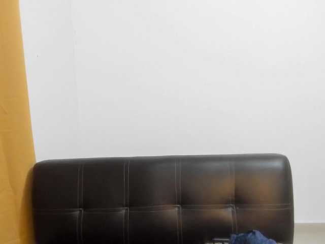 emily118 live cam on BongaCams